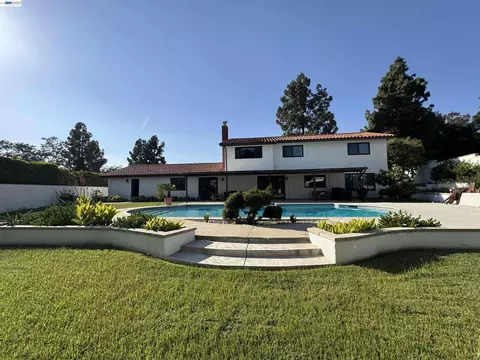 2276 Kemper Ave, Claremont, CA 91711