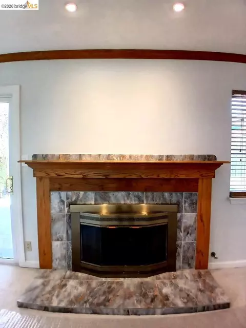 Living - 2332 Saint George Dr, Concord, CA 94520 photo 5 of 6