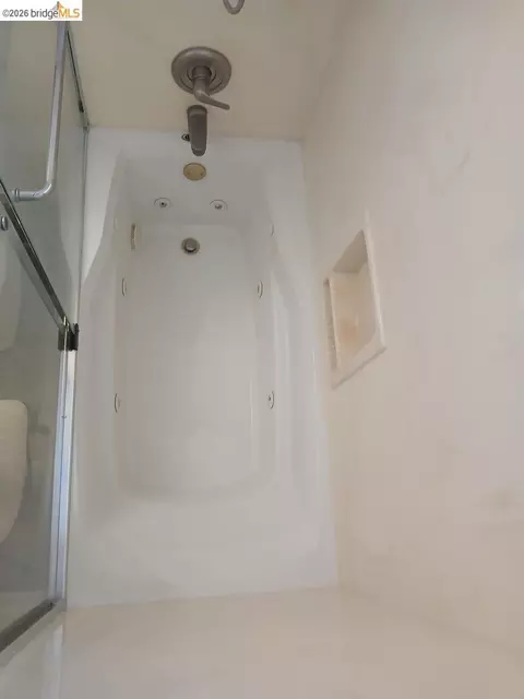 Bath - 2332 Saint George Dr, Concord, CA 94520 photo 4 of 4