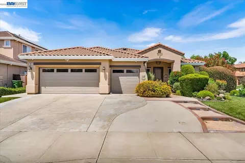 113 Lasata Dr, Tracy, CA 95377