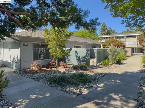 2201 Pine Knoll Dr #3, Walnut Creek, CA 94595