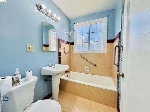 Bath - 116 Revere St, Vallejo, CA 94591 photo 1 of 1