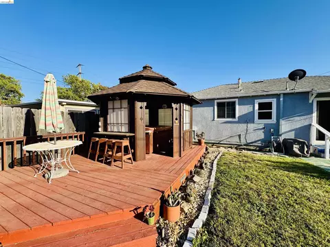 Exterior - 116 Revere St, Vallejo, CA 94591 photo 6 of 7