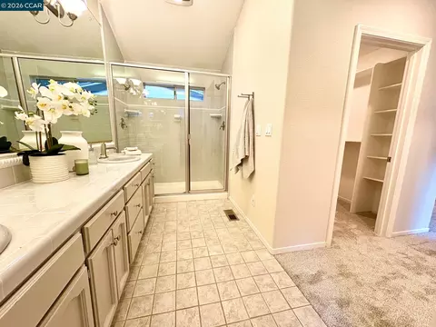Bath - 2589 Pebble Beach Loop, Lafayette, CA 94549 photo 1 of 3