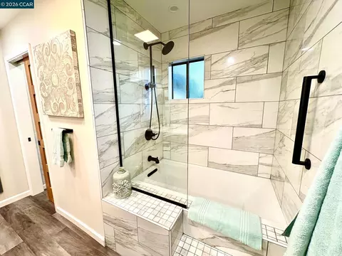 Bath - 2589 Pebble Beach Loop, Lafayette, CA 94549 photo 3 of 3