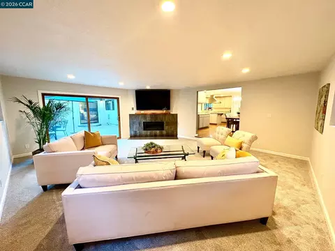 Living - 2589 Pebble Beach Loop, Lafayette, CA 94549 photo 4 of 4
