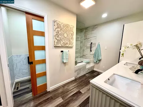 Bath - 2589 Pebble Beach Loop, Lafayette, CA 94549 photo 2 of 3