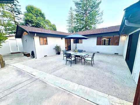 Exterior - 2589 Pebble Beach Loop, Lafayette, CA 94549 photo 5 of 9