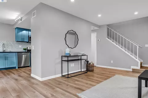 Entry Way - 419 Tangelo, Irvine, CA 92618 photo 3 of 8