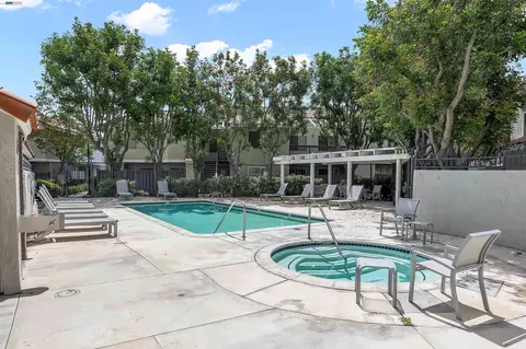 Exterior - 419 Tangelo, Irvine, CA 92618 photo 6 of 7