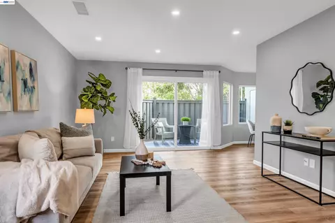 419 Tangelo, Irvine, CA 92618