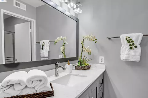 Bath - 419 Tangelo, Irvine, CA 92618 photo 3 of 7