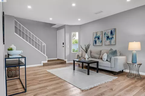 Living - 419 Tangelo, Irvine, CA 92618 photo 2 of 4