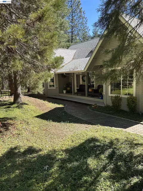 5992 Timber Rdg, Magalia, CA 95954