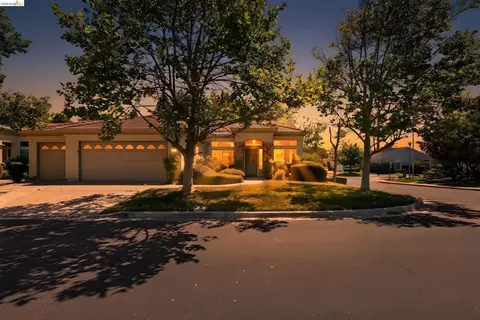 Exterior - 362 Ruby Ter, Brentwood, CA 94513 photo 2 of 10