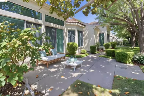 Exterior - 362 Ruby Ter, Brentwood, CA 94513 photo 5 of 10