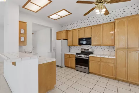 Kitchen - 362 Ruby Ter, Brentwood, CA 94513 photo 1 of 5