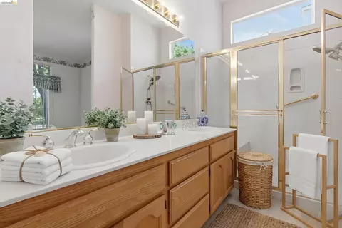 Bath - 362 Ruby Ter, Brentwood, CA 94513 photo 1 of 3