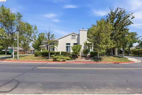Exterior - 362 Ruby Ter, Brentwood, CA 94513 photo 8 of 10