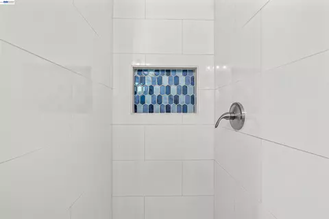 Bath - 705 W Rumble Rd, Modesto, CA 95350 photo 4 of 4