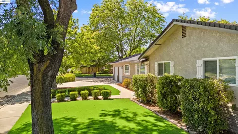 Exterior - 705 W Rumble Rd, Modesto, CA 95350 photo 13 of 13