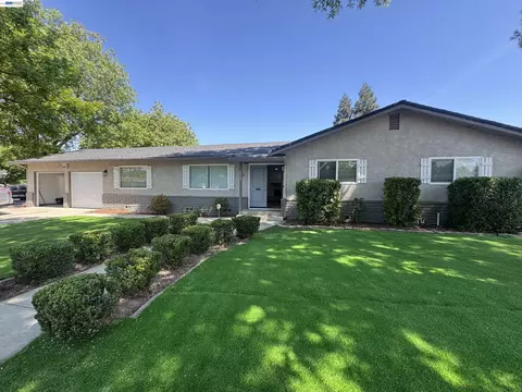 705 W Rumble Rd, Modesto, CA 95350