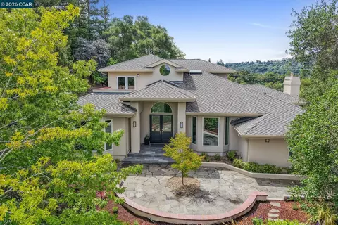 1 Oakview Ter, Orinda, CA 94563