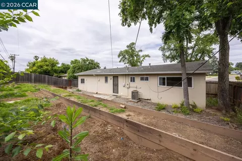 Exterior - 6118 Rutland Dr, Carmichael, CA 95608 photo 4 of 5