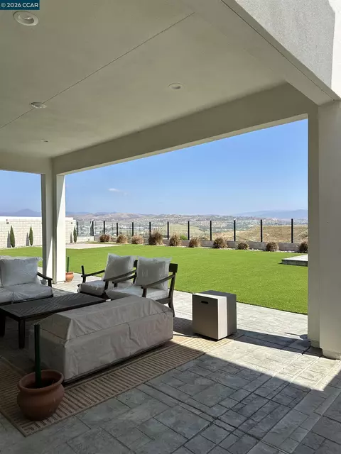 Exterior - 27151 Backdrop Ln, Valencia Santa Clarita, CA 91381 photo 3 of 6