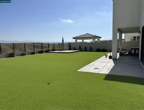 Exterior - 27151 Backdrop Ln, Valencia Santa Clarita, CA 91381 photo 5 of 6
