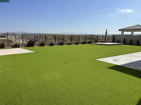 Exterior - 27151 Backdrop Ln, Valencia Santa Clarita, CA 91381 photo 6 of 6