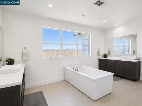 Bath - 27151 Backdrop Ln, Valencia Santa Clarita, CA 91381 photo 2 of 2