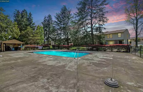 Exterior - 1812 Wildbrook Ct #C, Concord, CA 94521 photo 5 of 6
