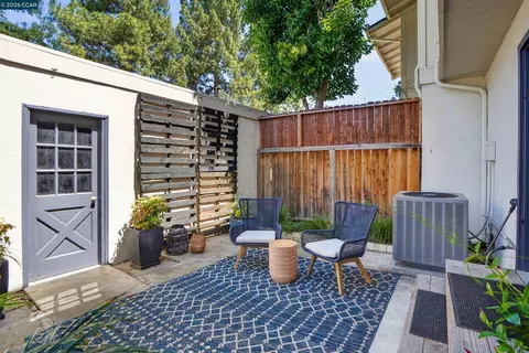 Exterior - 1812 Wildbrook Ct #C, Concord, CA 94521 photo 2 of 6