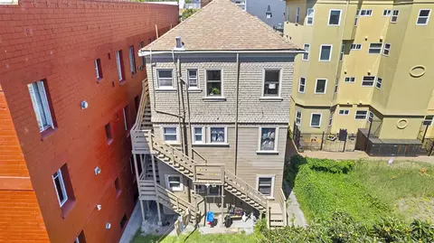 Exterior - 667 10th St, Oakland, CA 94607 photo 3 of 3