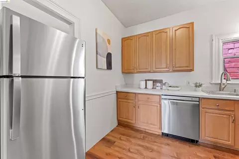 Kitchen - 667 10th St, Oakland, CA 94607 photo 1 of 2
