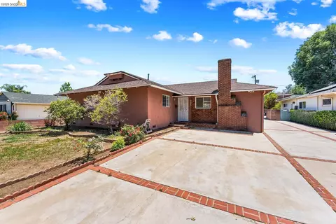 15138 Hiawatha St, Mission Hills, CA 91345