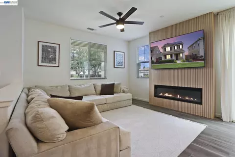 Living - 4323 Lennox Ln, Tracy, CA 95377 photo 1 of 1