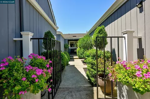 583 Rolling Hills Ln, Danville, CA 94526