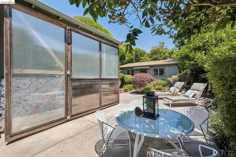 Exterior - 2817 Stanton St, Berkeley, CA 94702 photo 6 of 16