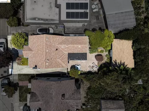 View/Area - 2817 Stanton St, Berkeley, CA 94702 photo 1 of 6