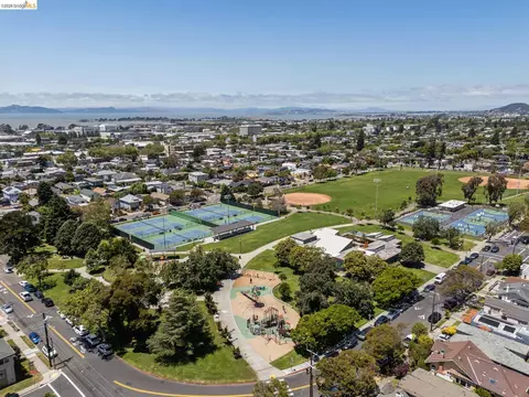 View/Area - 2817 Stanton St, Berkeley, CA 94702 photo 6 of 6