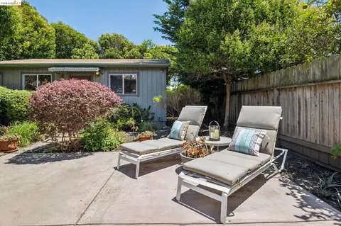 Exterior - 2817 Stanton St, Berkeley, CA 94702 photo 8 of 16