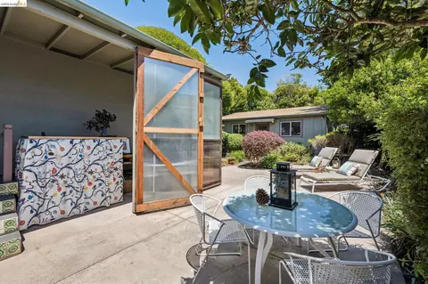 Exterior - 2817 Stanton St, Berkeley, CA 94702 photo 5 of 16