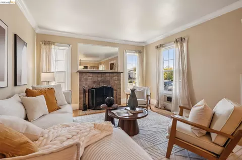 Living - 2817 Stanton St, Berkeley, CA 94702 photo 2 of 3