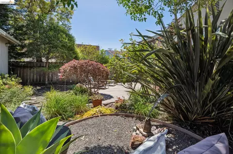Exterior - 2817 Stanton St, Berkeley, CA 94702 photo 15 of 16