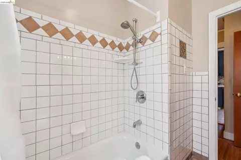 Bath - 2817 Stanton St, Berkeley, CA 94702 photo 5 of 5