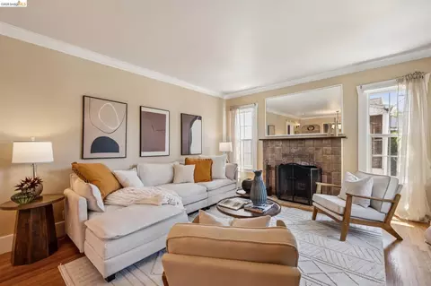 Living - 2817 Stanton St, Berkeley, CA 94702 photo 1 of 3