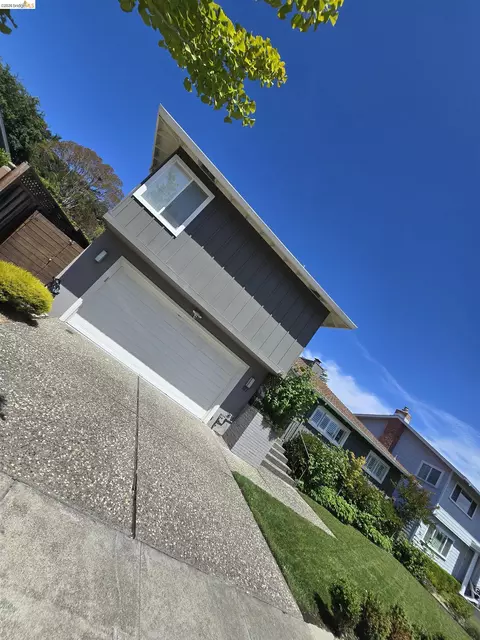 127 Peacock Dr, San Rafael, CA 94901