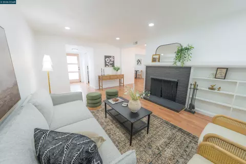 Living - 3085 Stanton Cir, Carmichael, CA 95608 photo 1 of 4